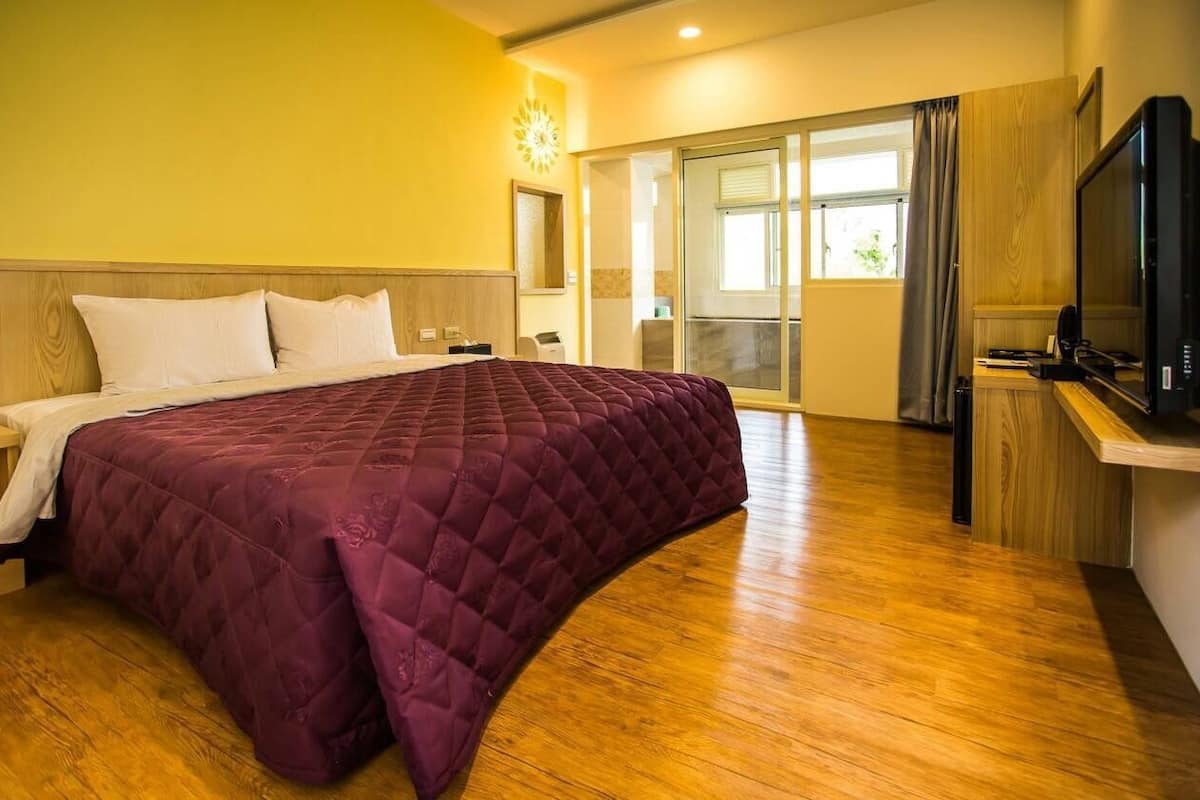Double Room (C105) | Desk, rollaway beds, free WiFi
