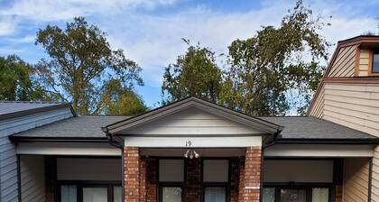 Beautiful location, close to Eureka Springs. No cleaning fee!