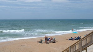 Nær stranden