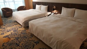 Deluxe Quadruple Room, 2 Double Beds | In-room safe, desk, blackout curtains, soundproofing - Seeing Inn (Taitung)