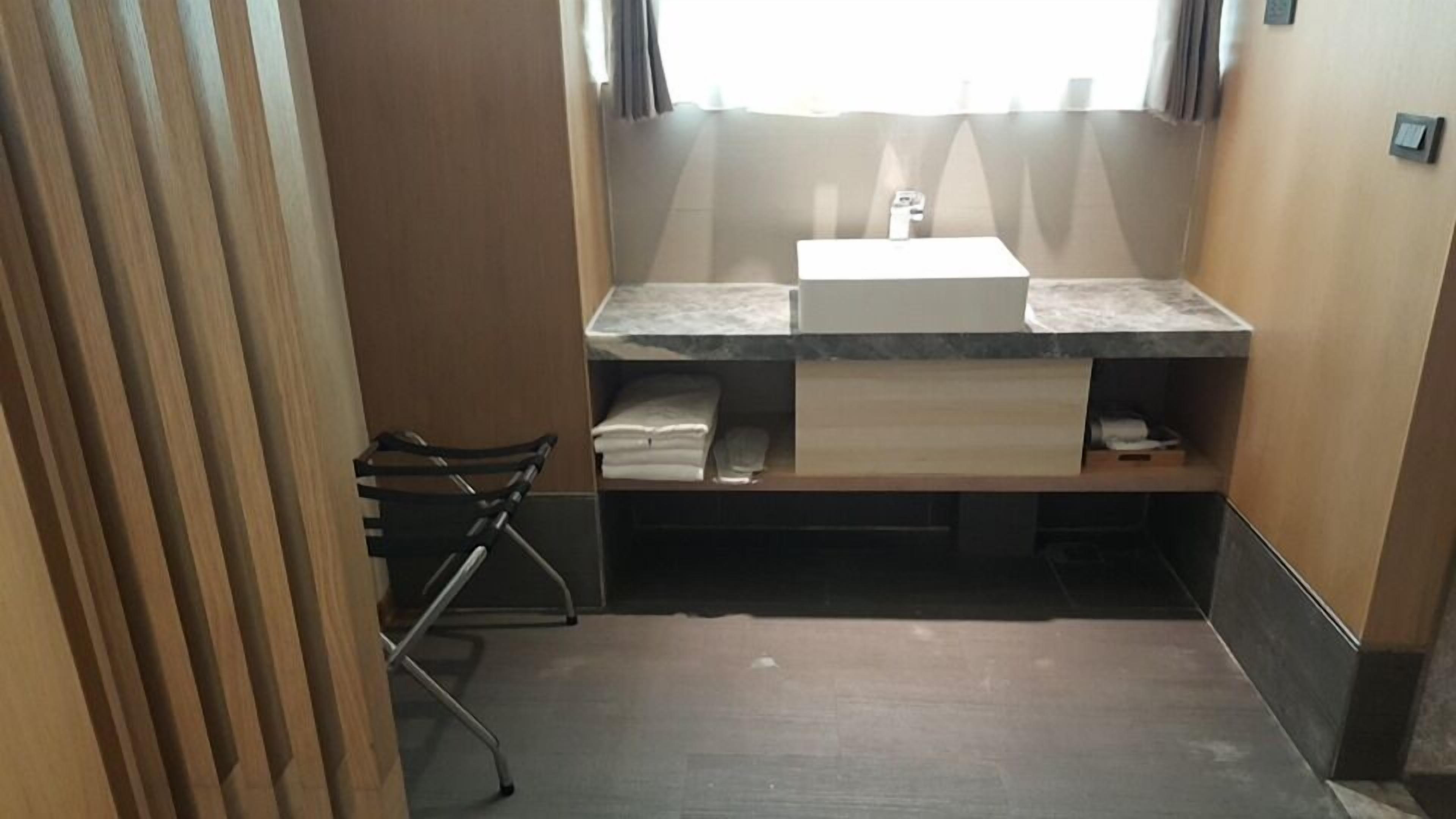exclusive double room, 1 bedroom | bathroom | shower, rainfall showerhead, hair dryer, slippers