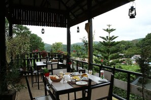 Daily continental breakfast for a fee - Nature Land Hotel II (Kalaw)