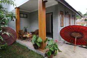 Deluxe King Room | Terrace/patio