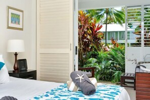 2 bedrooms, iron/ironing board, free WiFi, bed sheets - 2 Bedroom Beach Club Lagoon Apartment Palm Cove (Palm Cove)