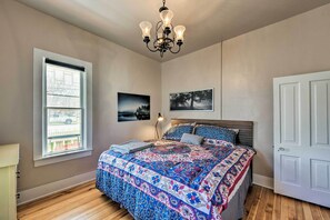 2 slaapkamers, een bureau, een strijkplank/strijkijzer, internet