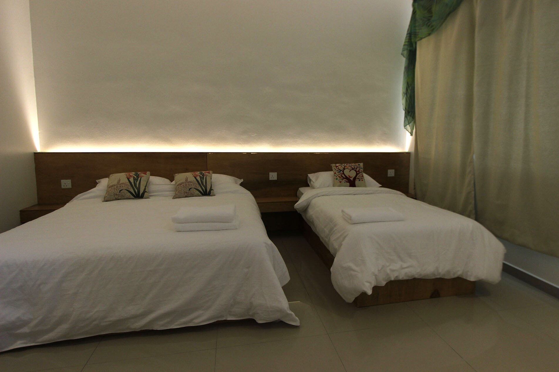 4 habitaciones, tabla de planchar con plancha y wifi 