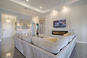 TV, DVD player - New Listing! Storey Lake Resort, 6mi to Disney & 11mi to Universal - IT5422 (Kissimmee)