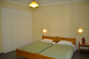 1 bedroom, Internet, bed sheets - Holiday Studio Apartments Yannis on Agios Gordios beach in Corfu (Agios Gordios)
