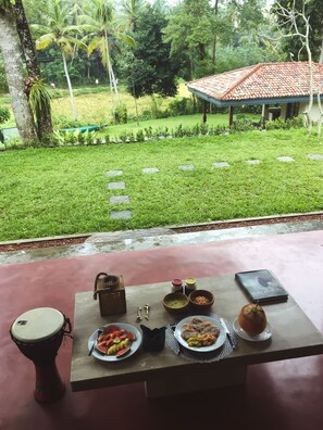 Free daily English breakfast  - The Mugatiya (Ahangama)