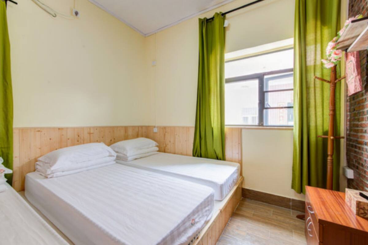 Desk, blackout curtains, free WiFi