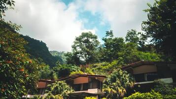 Mặt tiền nơi lưu trú