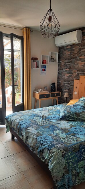 Quarto casal, vista para o jardim | Roupas de cama antialérgicas, individualmente decorados