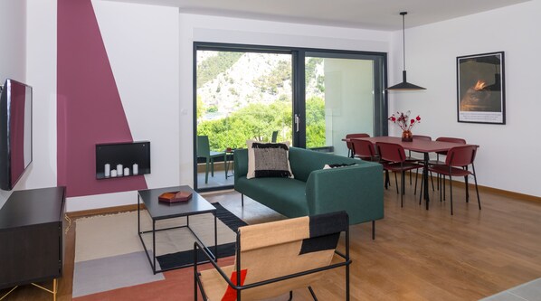 Desk, blackout drapes, iron/ironing board, free WiFi - RIVUS apartmani (Omis)