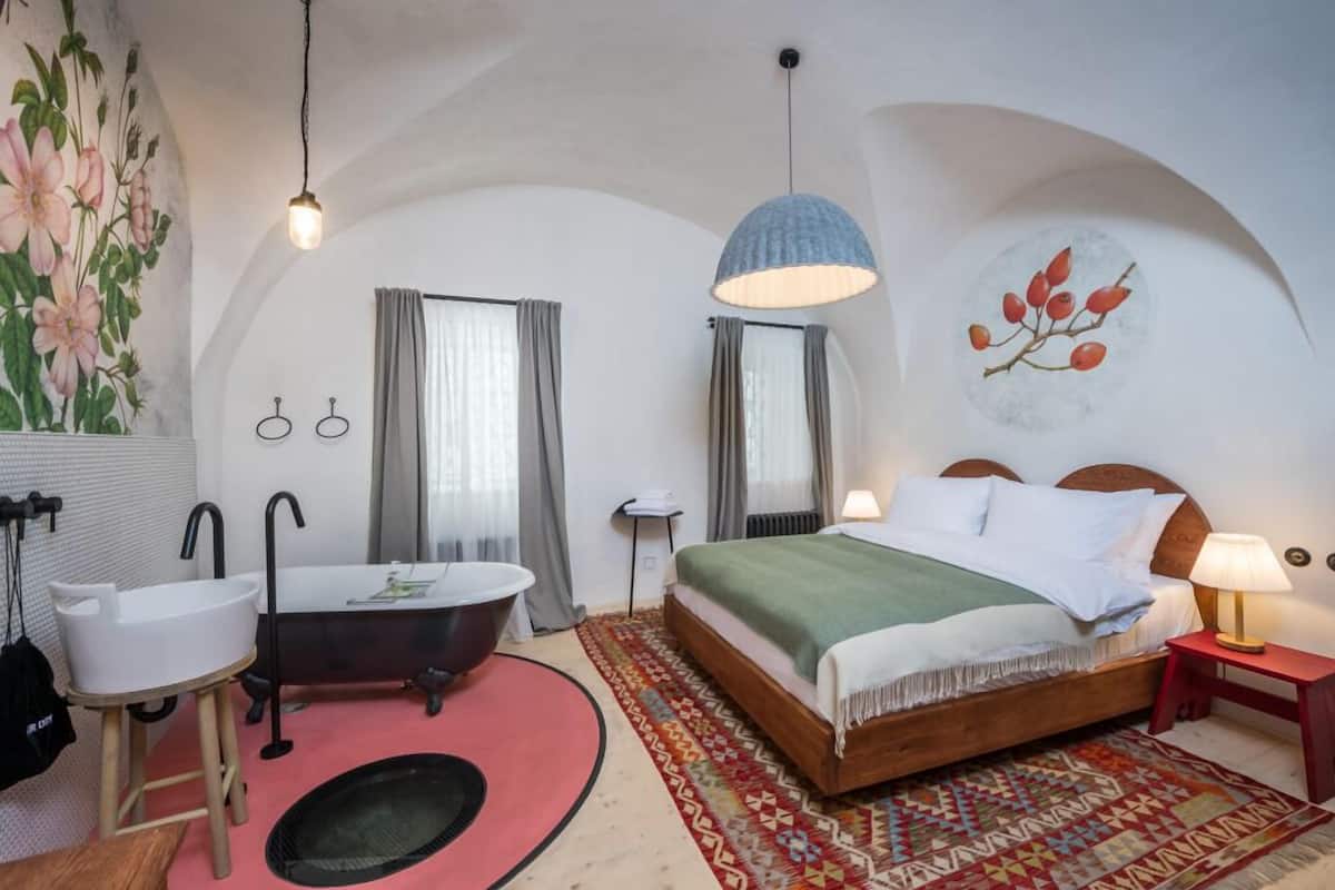 디럭스룸 | 이집트산 면 시트, 고급 침구, 오리/거위털 이불, 미니바