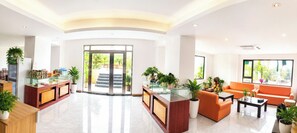 Flat-screen TV - Hiddencharm hotel (Ha Long)