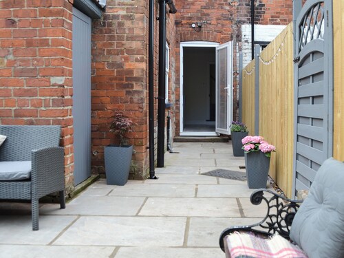 2 bedroom accommodation in Beverley