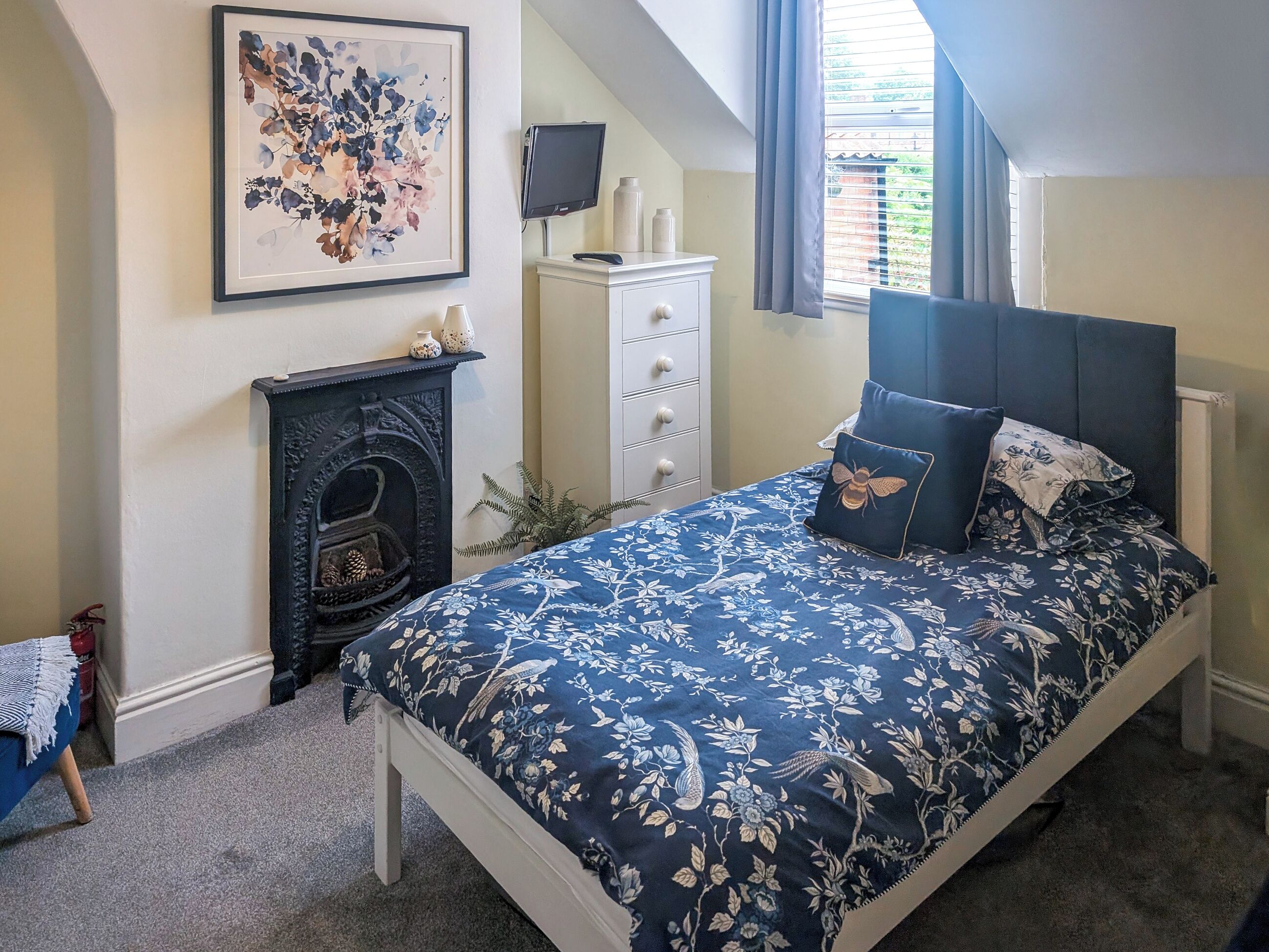 2 bedrooms, WiFi (free), bed sheets