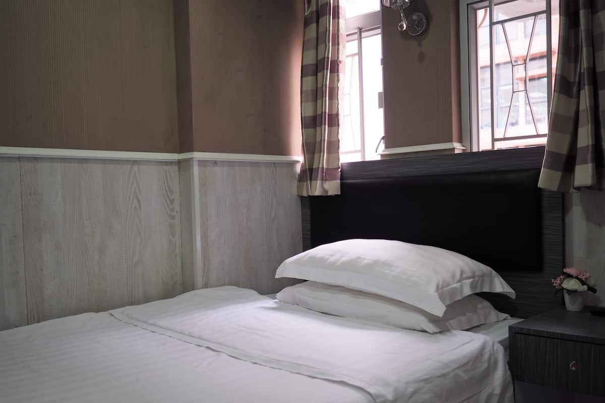 Quarto casal standard, 1 cama de casal | Cortinas blackout, Wi-Fi de cortesia, roupa de cama