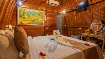 Deluxe Bungalow, Garden View | Minibar, soundproofing, free WiFi, bed sheets