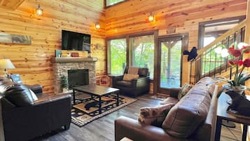 Hytte, 2 soverom | Oppholdsområde | Flatskjerm-TV