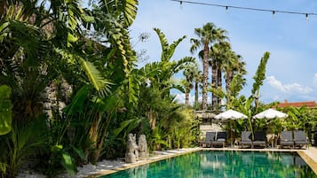 Seasonal outdoor pool