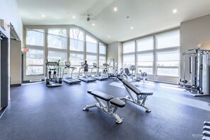 Fitness facility - Coquitlam center beautiuful house (Coquitlam)
