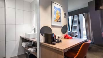 Suite, 1 King Bed | Egyptian cotton sheets, premium bedding, pillowtop beds, in-room safe