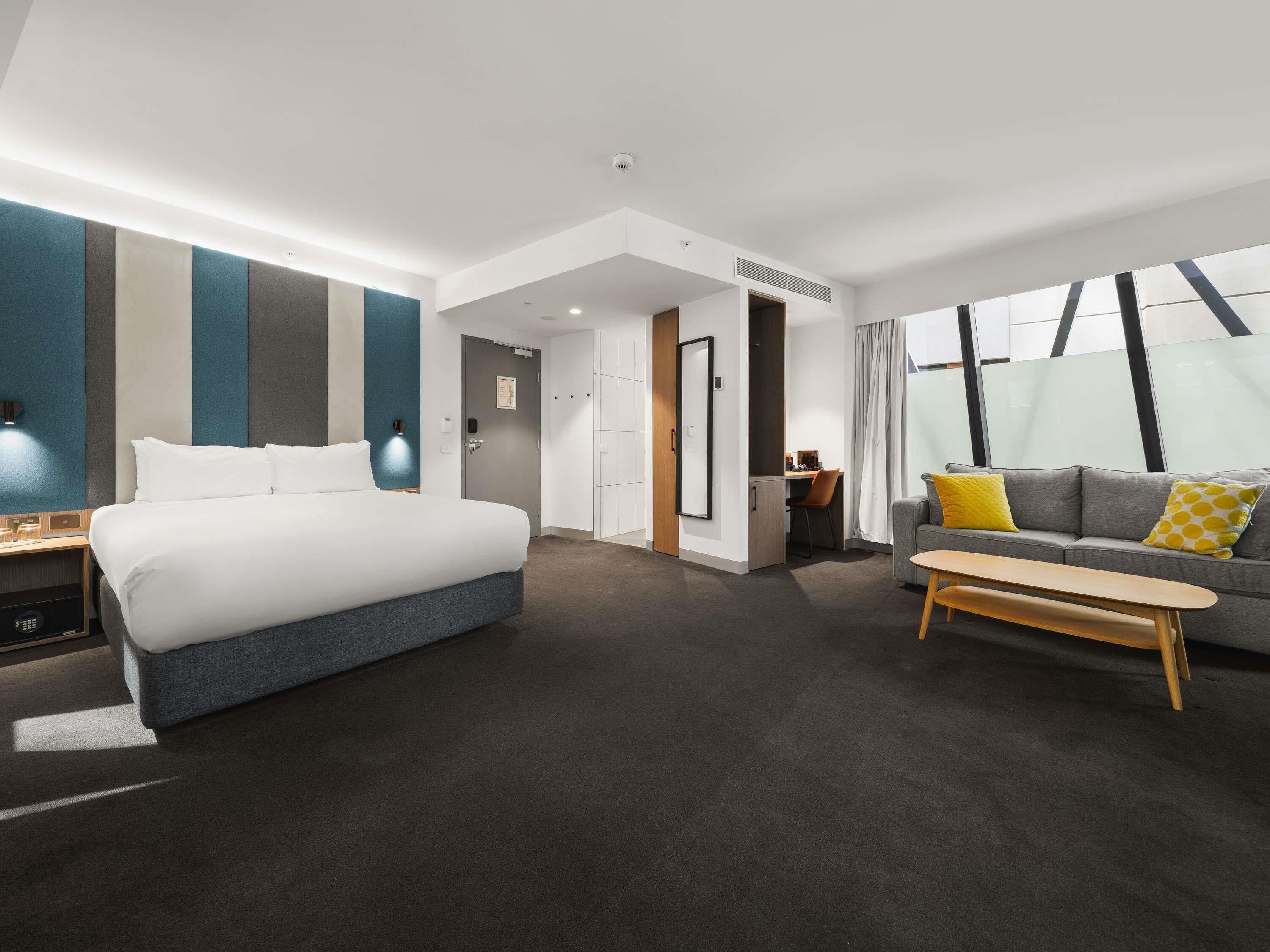 Egyptian cotton sheets, premium bedding, pillow-top beds, in-room safe