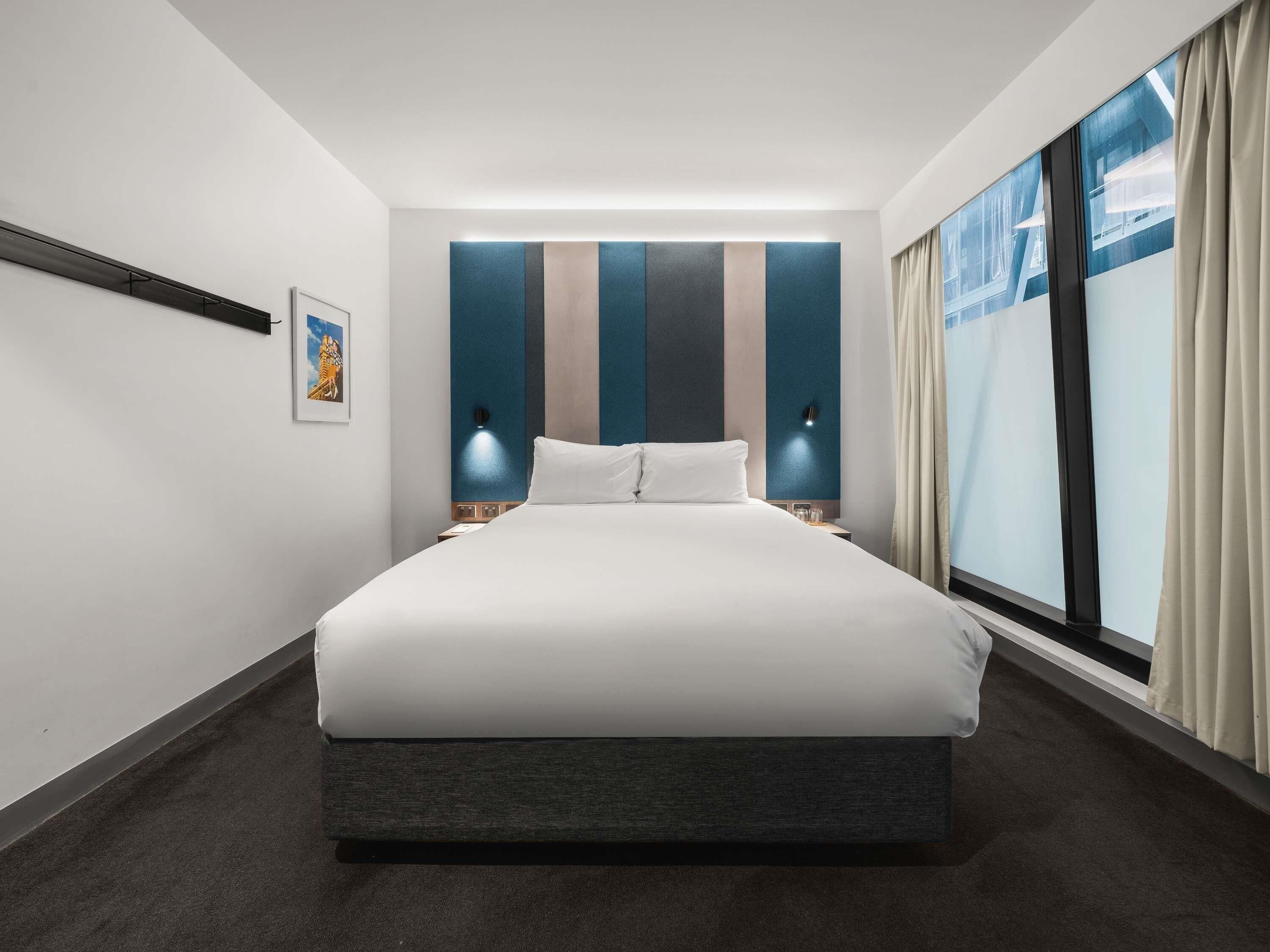 Habitación estándar, 1 cama matrimonial | Sábanas de algodón egipcio y ropa de cama de alta calidad 