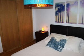 2 chambres, fer et planche Ă repasser, Wi-Fi, draps fournis
