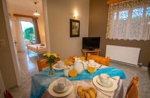 Flat-screen TV - Neraida Village (Zakynthos)