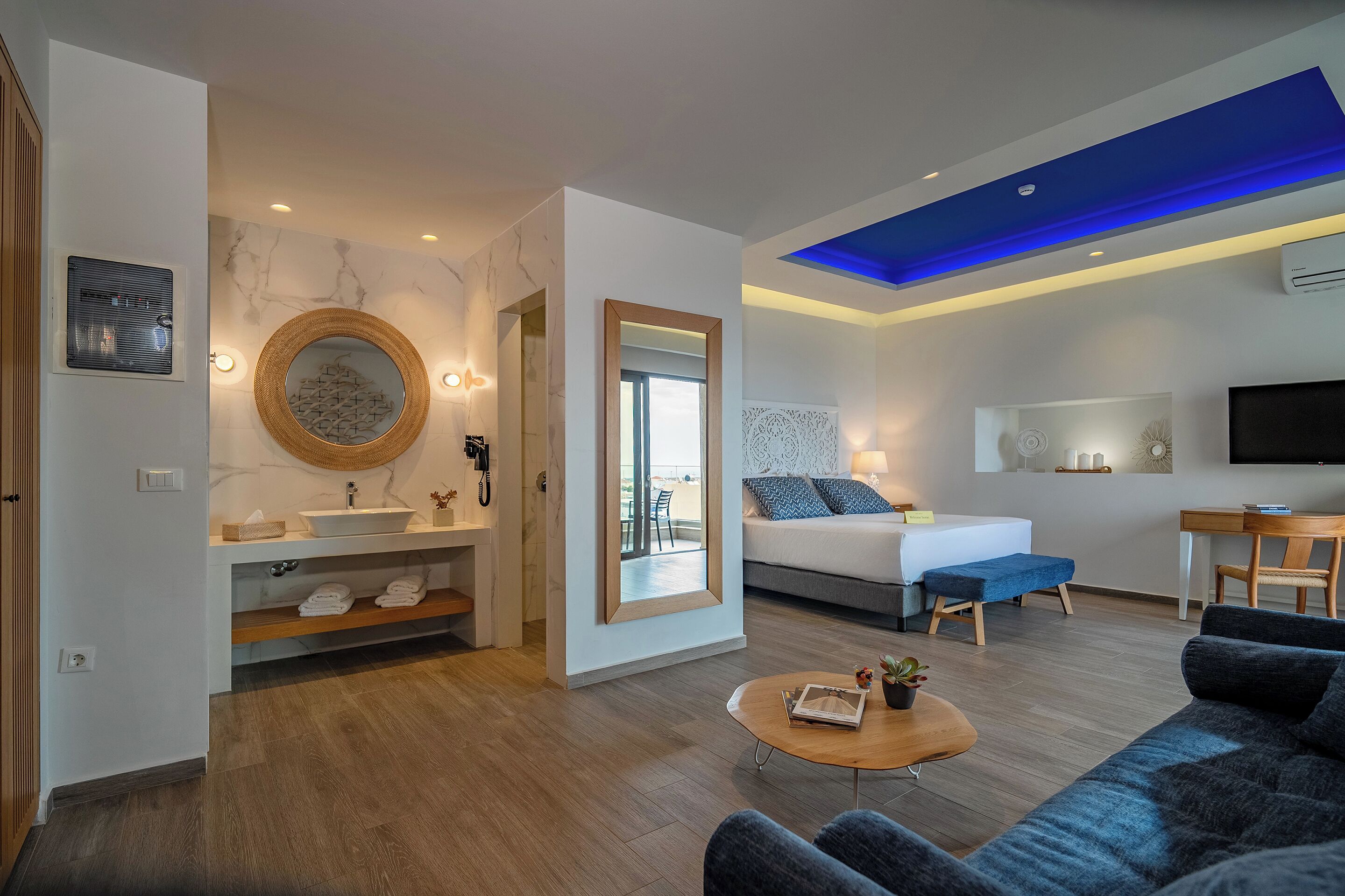 Junior Studio Suite, Terrace, Partial Sea View | Premium bedding, memory foam beds, in-room safe, blackout drapes