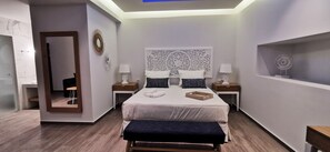 1 多间卧室、高档床上用品、记忆海绵床垫、客房内保险箱