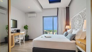 Superior Double Room, Terrace, Partial Sea View