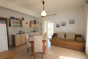 TV - Apartments Matejcic-Grskovic Vesna (10022-A2) - Silo - island Krk (Silo - island Krk)