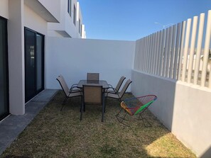 Outdoor dining - Experience Mexico, home away from home! (Veracruz)