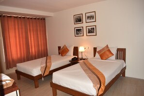 Deluxe-Doppelzimmer | Zimmersafe, Schreibtisch, schallisolierte Zimmer, kostenloses WLAN