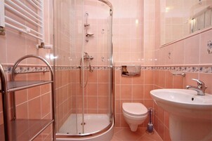 淋浴设施、毛巾