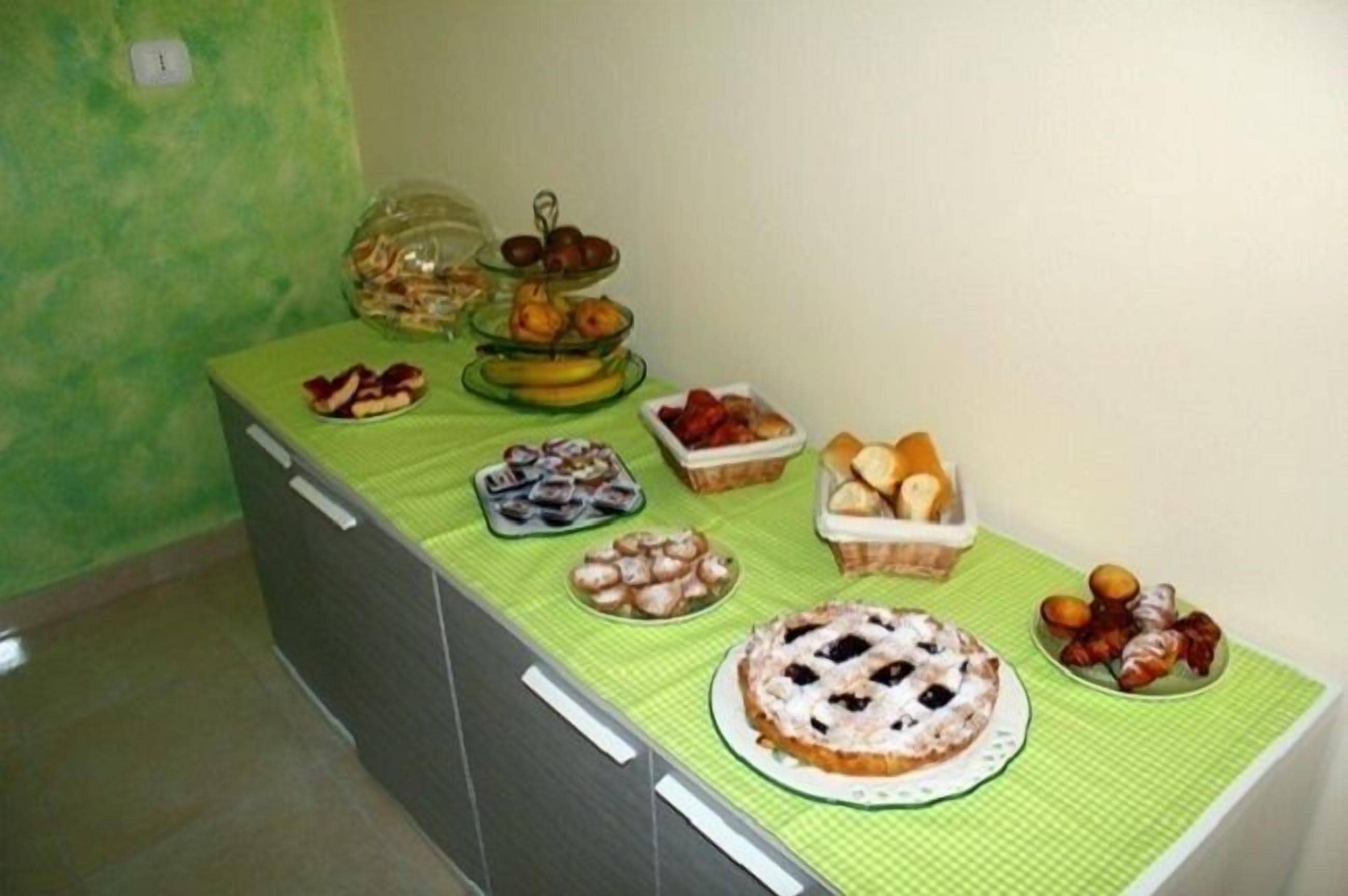 Colazione a buffet inclusa, servita tutte le mattine 