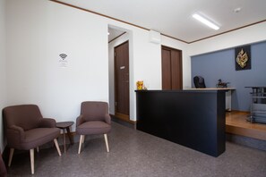 Reception - Thanyaporn Hotel (Takayama)