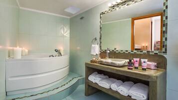 Ferienhaus | Badezimmer | Dusche, Regendusche, kostenlose Toilettenartikel, Haartrockner