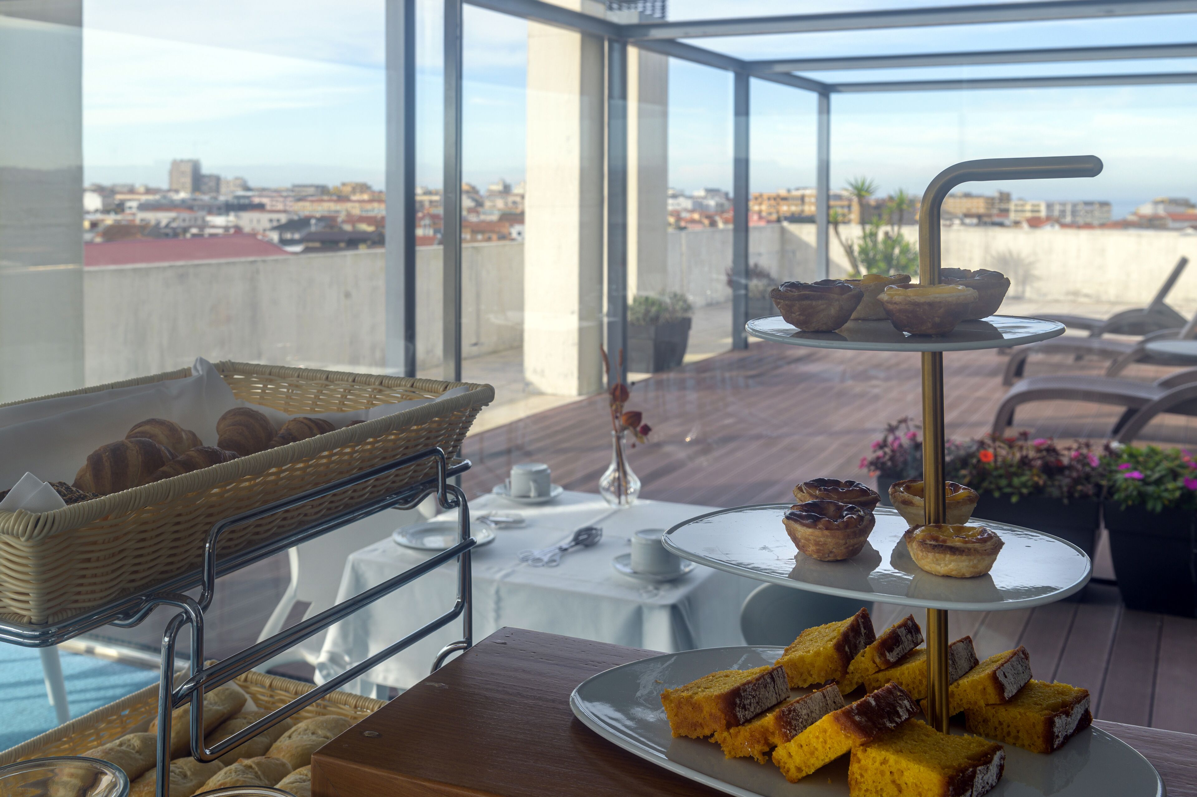 Desayuno bufé gratuito (entre semana)