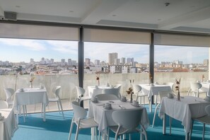 Desayuno buffet incluido entre semana