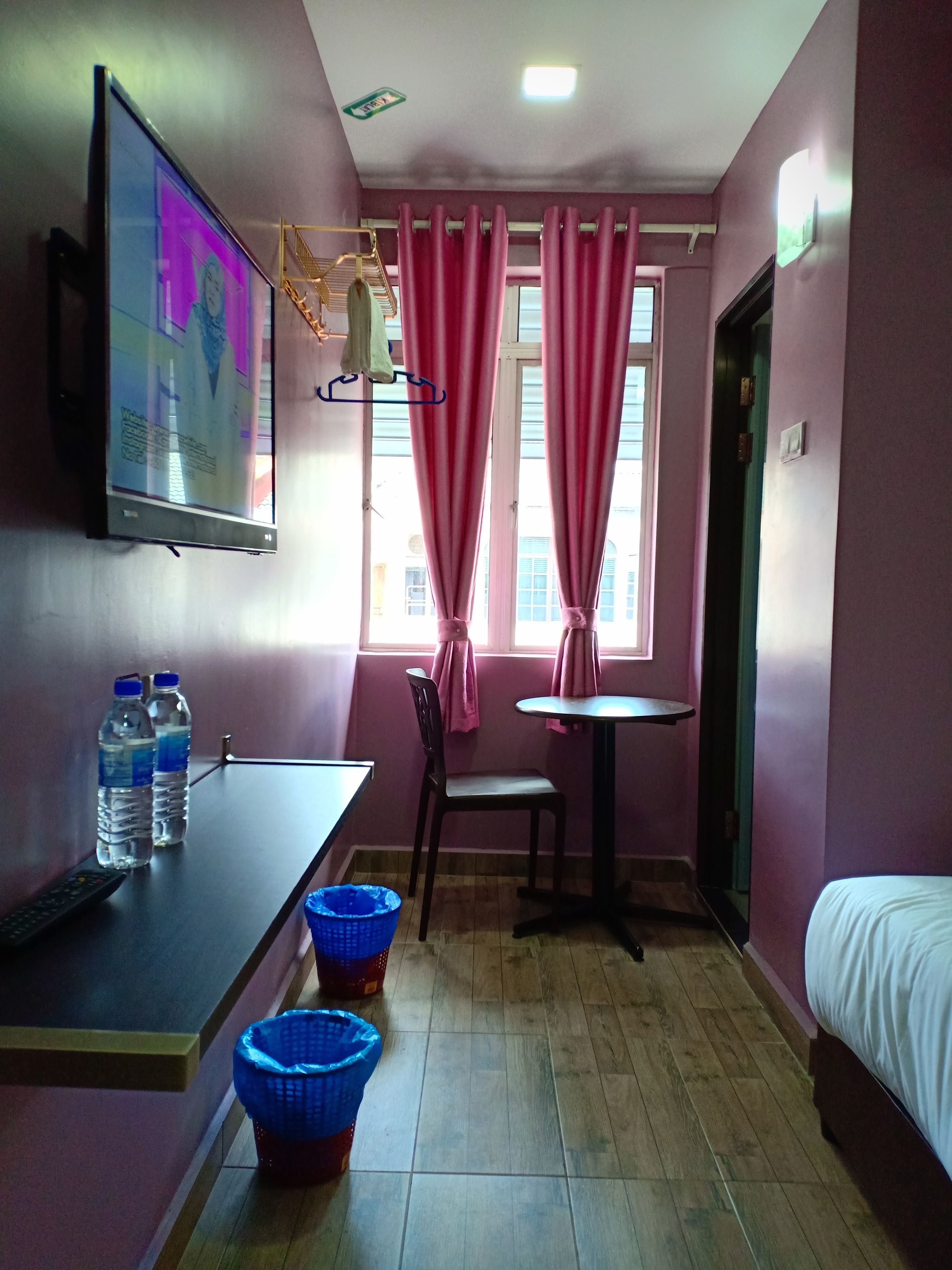 Desk, iron/ironing board, rollaway beds, free WiFi