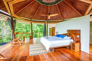 Rainforest King Bungalow | Sengetøy av topp kvalitet, individuelt dekorert og individuelt innredet