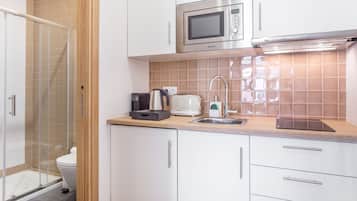 Departamento Confort, 1 habitación (A) | Cocineta privada | Refrigerador, microondas, parrilla de estufa y cafetera de espresso