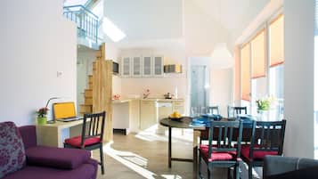 Apartment, Balkon (3. OG) | Allergikerbettwaren, Verdunkelungsvorhänge, Bügeleisen/Bügelbrett