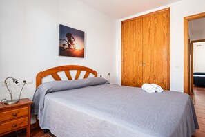 2 quartos, ferros/tábuas de passar roupa, Wi-Fi de cortesia