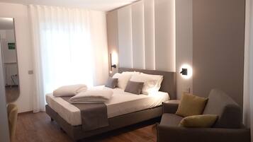 Deluxe Double or Twin Room, 1 Bedroom, Terrace, Lake View | Down duvets, in-room safe, desk, blackout curtains