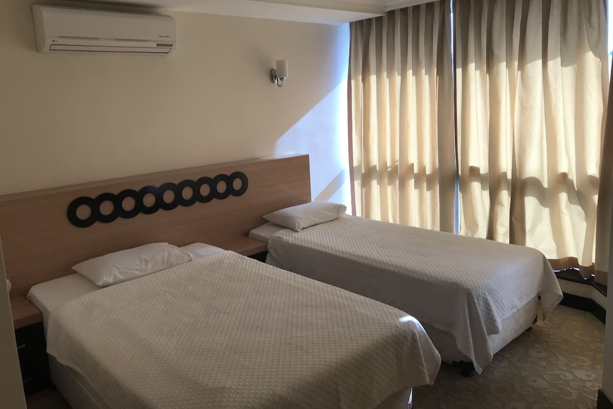 Standardzimmer | Minibar, Zimmersafe, kostenloses WLAN, Bettwäsche